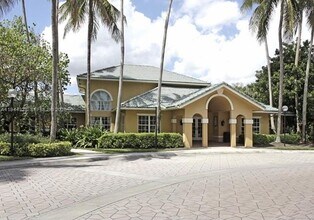 3985 W McNab Rd in Pompano Beach, FL - Building Photo - Building Photo