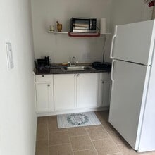 8104 El Portal Dr in Tampa, FL - Building Photo - Building Photo