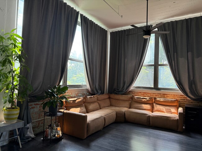 property at 8205 Franklin Blvd