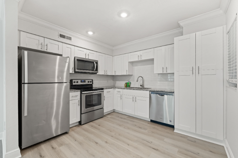 3215 W Swann Ave in Tampa, FL - Building Photo