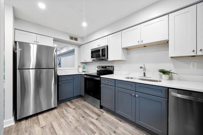 3 Beal's Cove Rd in Hingham, MA - Building Photo - Building Photo