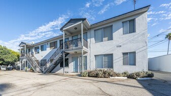 2320 Virginia Ave in Santa Monica, CA - Building Photo