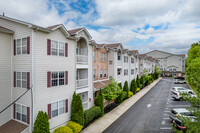 Kings Run Condominiums in Haddon Heights, NJ - Foto de edificio - Building Photo