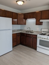 213 Logan St in Valparaiso, IN - Building Photo - Building Photo