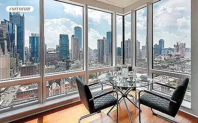 306 W 48th St