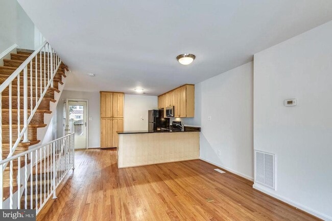 844 N Frederick St in Arlington, VA - Building Photo - Building Photo