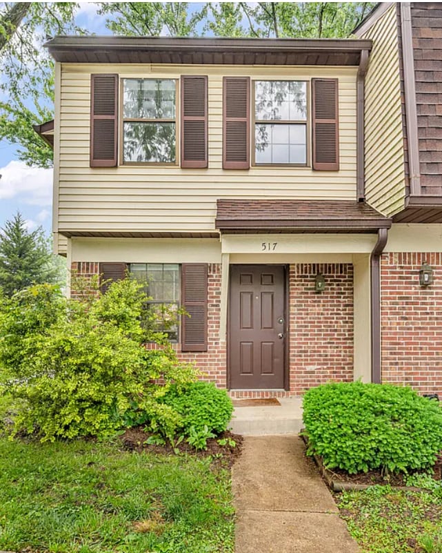 property at 517 E Graham Pl