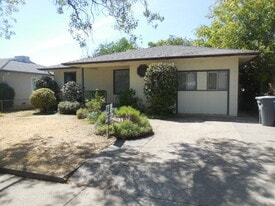 2026 Canal Dr in Redding, CA - Building Photo