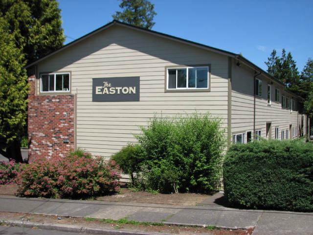 The Easton Apartments in Portland, OR - Foto de edificio