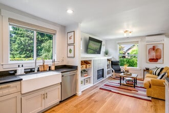 2655 NW 86th St in Seattle, WA - Building Photo - Building Photo