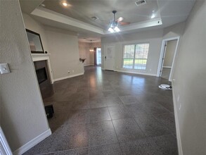 611 S 13th St in Nederland, TX - Building Photo - Building Photo