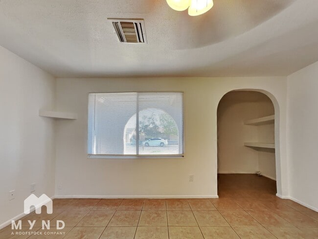 6033 W Vernon Ave in Phoenix, AZ - Building Photo - Building Photo