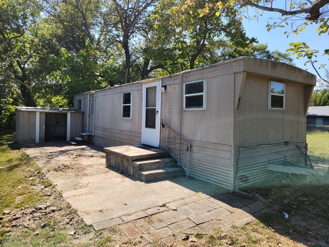property at 921 Orchard St