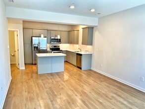 327 NE Otter Dr in Waukee, IA - Building Photo - Building Photo