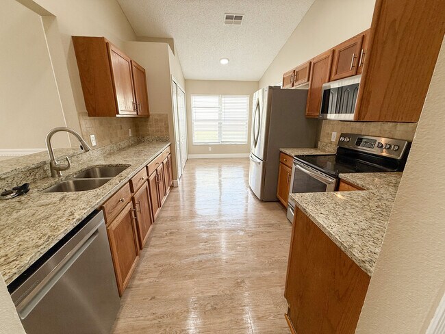 26849 Carla Pl in Lutz, FL - Building Photo - Building Photo