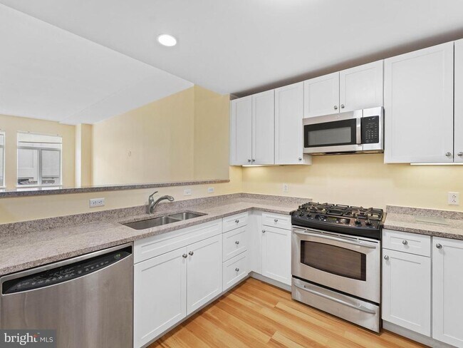 1900 Hamilton St in Philadelphia, PA - Building Photo - Building Photo