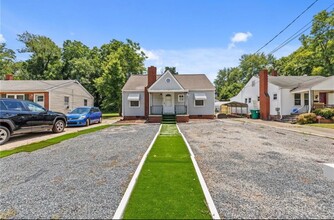 1015 Tipton St in High Point, NC - Building Photo - Building Photo