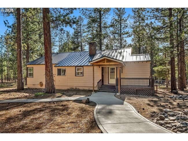 property at 153363 Hackamore Ln