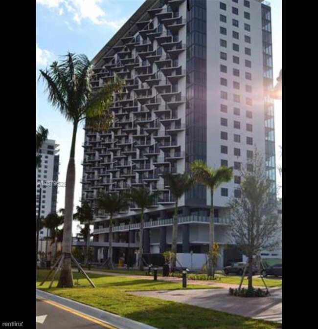 5300 NW 85th Ave-Unit -Apt 1107 in Doral, FL - Building Photo - Building Photo