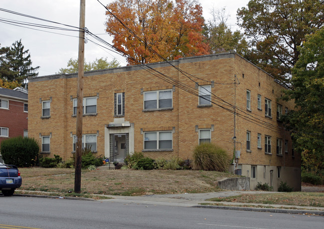 Montgomery Road Apartments in Cincinnati, OH - Foto de edificio - Building Photo