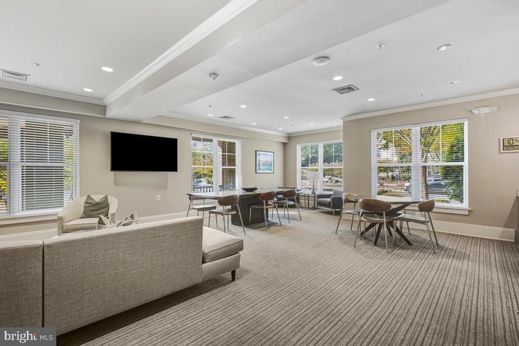 11800 Old Georgetown Rd in Rockville, MD - Building Photo