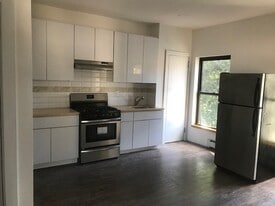 301 Liberty St, Unit 3rd Floor in Newburgh, NY - Building Photo