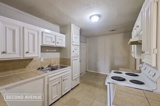 1000 N Pruett St in Baytown, TX - Building Photo - Building Photo