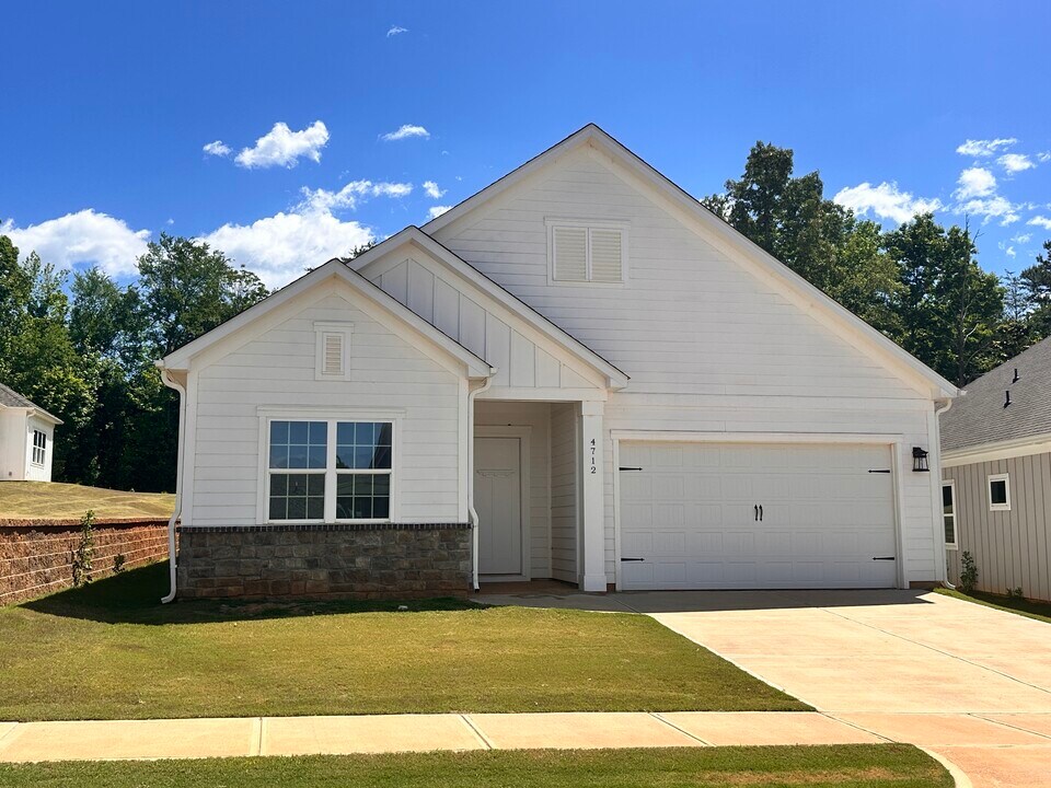 4712 Anise Cir in Sherrills Ford, NC - Building Photo