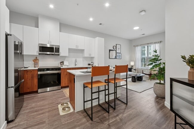 Alta NOVA in Falls Church, VA - Foto de edificio - Building Photo