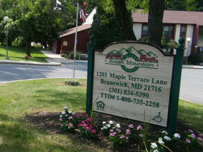 South Mountain Village in Brunswick, MD - Foto de edificio - Building Photo