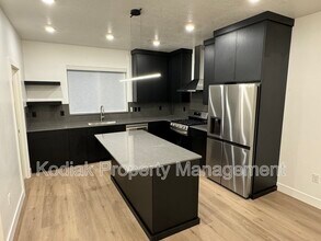 765 N 400 W in Salt Lake City, UT - Building Photo - Building Photo