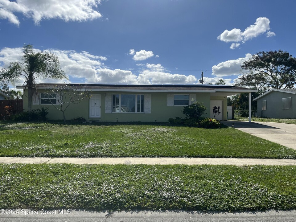 1891 Ixora Dr W in Melbourne, FL - Building Photo