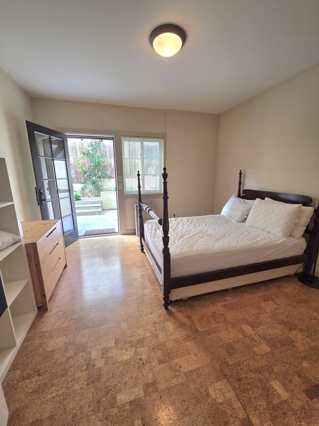 2459 Hilgard Ave in Berkeley, CA - Building Photo - Building Photo