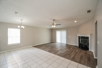 12825 Jordan Blair Ct in Jacksonville, FL - Foto de edificio - Building Photo