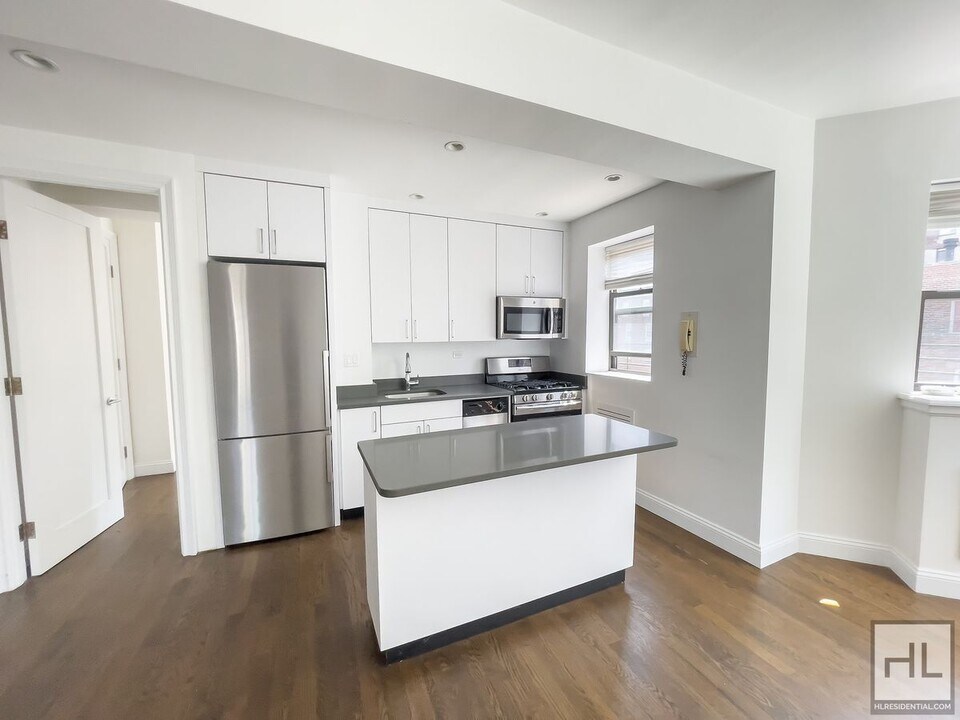 BEEKMAN PLACE, Unit PHD in New York, NY - Building Photo