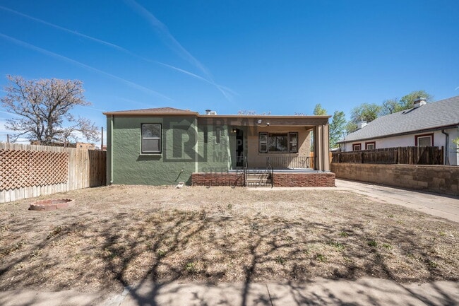 property at 909 W Evans Ave