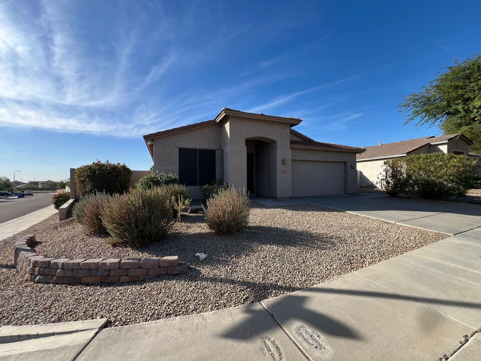 1717 W Glenhaven Dr in Phoenix, AZ - Building Photo