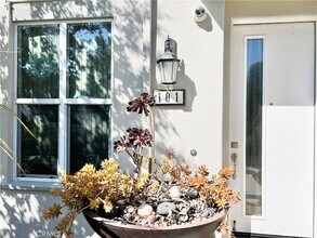 101 Fixie in Irvine, CA - Foto de edificio - Building Photo