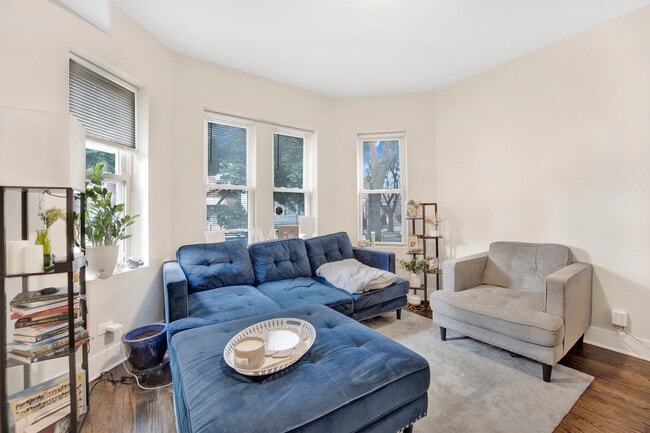 4502 W Montana St in Chicago, IL - Building Photo - Building Photo