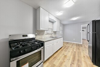 2106 Hadley St in Houston, TX - Foto de edificio - Building Photo