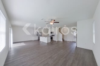 31909 Katelin Cir in Leesburg, FL - Building Photo - Building Photo