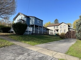 111 Erie St in Oswego, NY - Building Photo