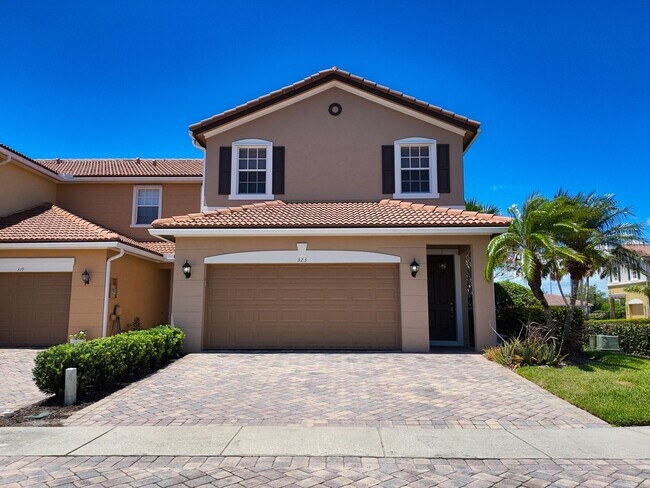 323 Versailles Ln in Vero Beach, FL - Building Photo - Building Photo