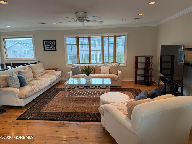 326 Cutter Ln in Mantoloking, NJ - Building Photo - Building Photo