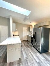 307 Springfield Ct in Fletcher, NC - Building Photo - Building Photo
