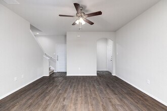 105 Highland Vw in New Braunfels, TX - Building Photo - Building Photo