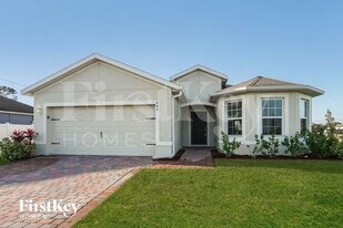 440 NW 15th Terrace in Cape Coral, FL - Building Photo