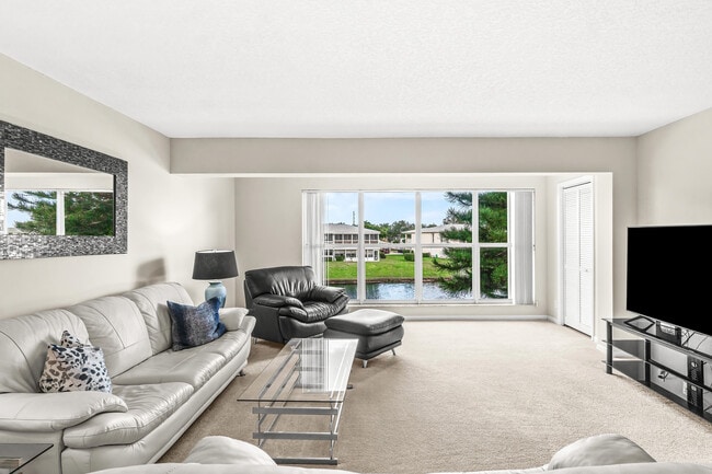 1521 NW 19th Terrace in Delray Beach, FL - Building Photo - Building Photo