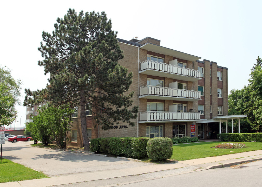 Eccleston Heights in Toronto, ON - Building Photo