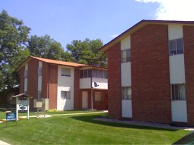 1306 E 16th St, Unit B4 Apartamentos